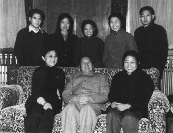 75年毛主席病重，得知李讷的工作已有着落，欣慰地点点头：可以了