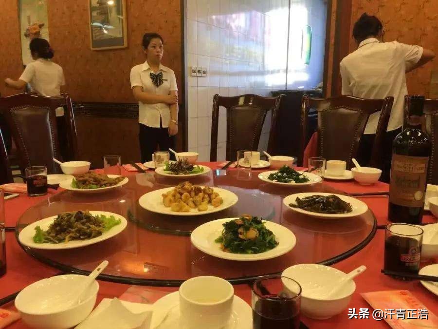 一家四口只剩她，18岁高考女孩打工挣学费：让天上的爸爸为我骄傲