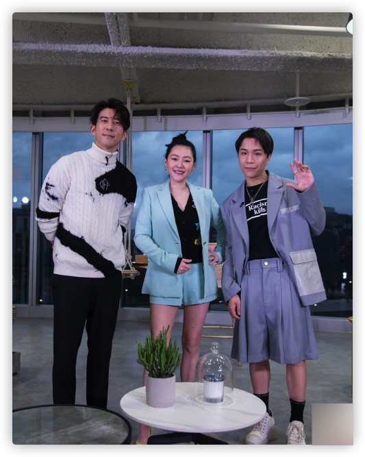 贾静雯老公自曝还想生娃，结婚8年有俩女儿，妻子多次拒绝拼四胎