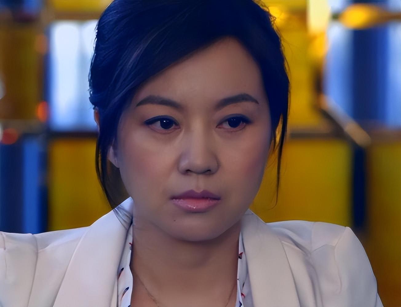 18年前,宁愿净身出户也要与闫妮离婚的邹伟,如今过的如何?