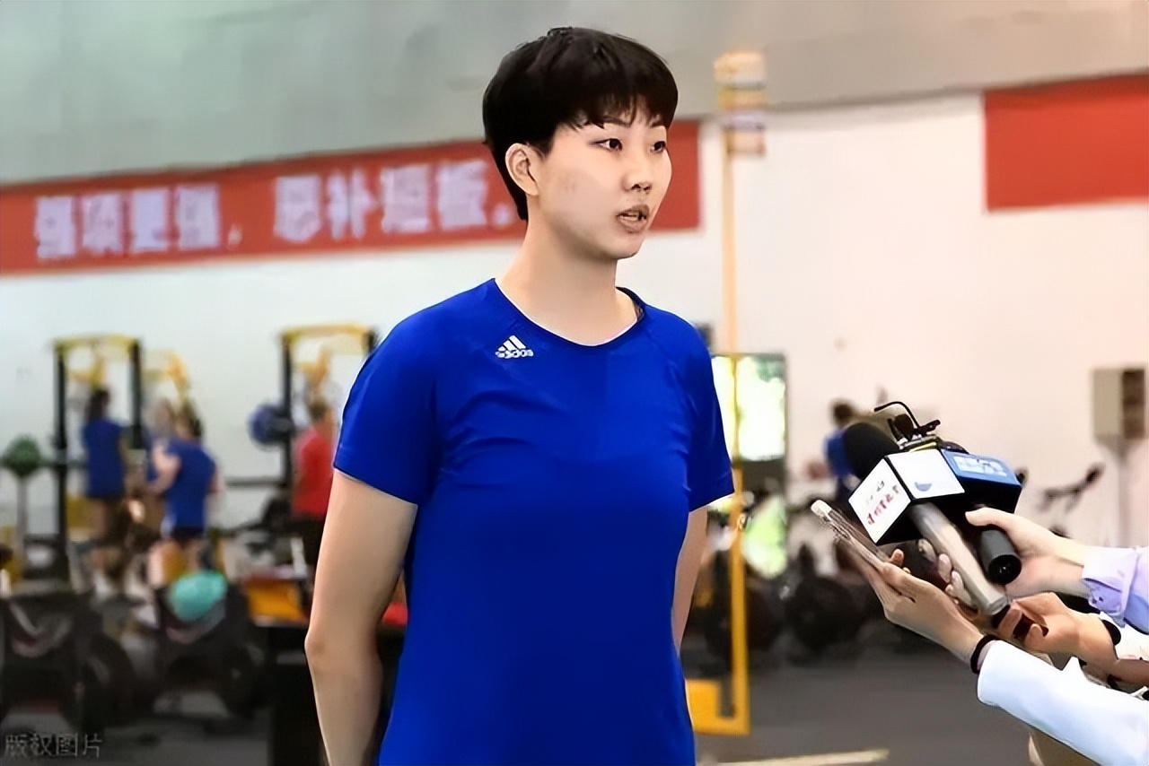 2022中国女子排球联赛观看（真急人！央视不直播中国女排比赛，球迷怎么给袁心玥等球员加油呢）