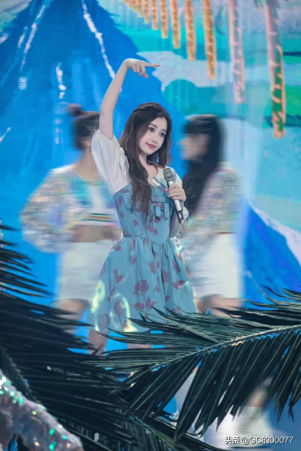 明星图片虞书欣