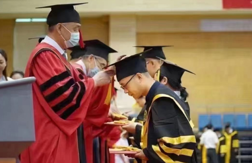 中国人民大学再次出手，对13名学生给予退学处理，可惜但并不可怜