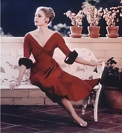 她是好莱坞的神话 | 欧洲最古老宫殿的王妃，格蕾丝传奇的一生