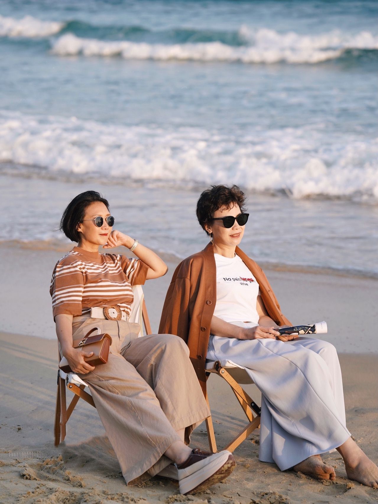 五六十岁的女人，少穿这2个颜色，另外4个“亮丽色”，时髦显活力