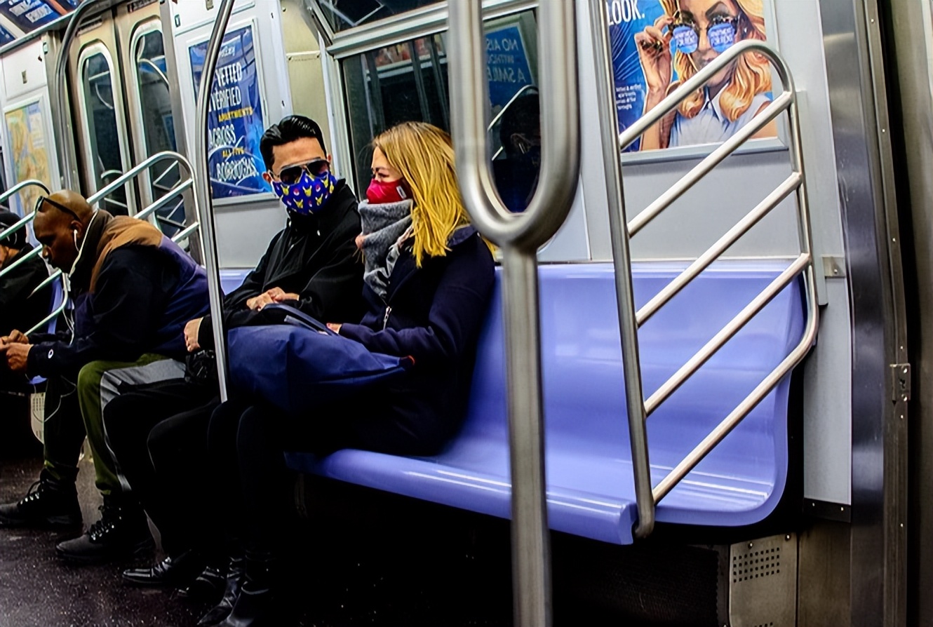 涨薪跑不过通胀，英国企业招聘青睐大学毕业生