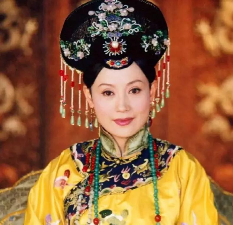 9位“妈妈专业户”：天生一张养尊处优脸，自带贵气，演不了穷人