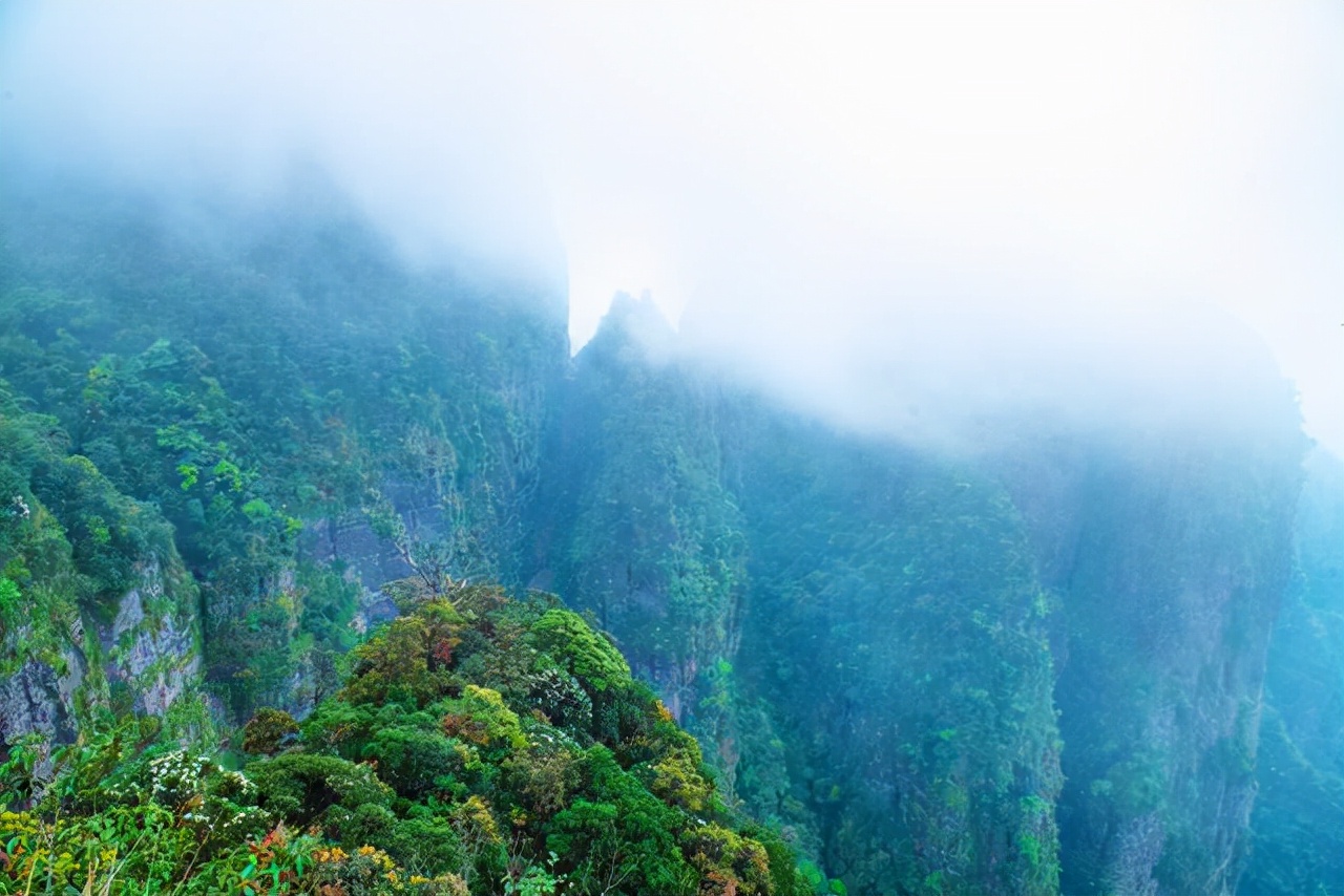 瑶山深处的旖旎风光，在这里看云海翻涌，不容错过的圣堂胜景