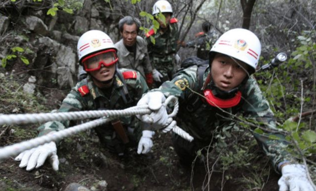 2008年北京教师任铁生爬山失踪，多方搜寻未果，留下纸条疑点重重