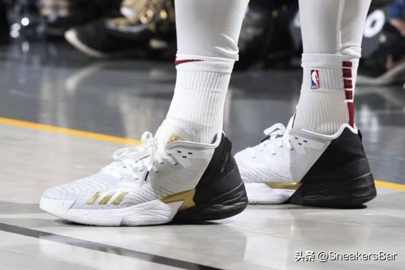 nba球星都帶哪些表（每日NBA球星上腳球鞋「11月12日」）