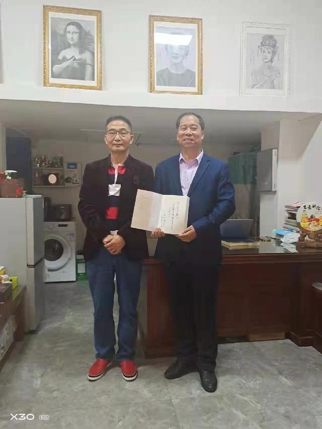 人物专访丨王巧林：十年辛苦不寻常，奋笔疾书诞巨著