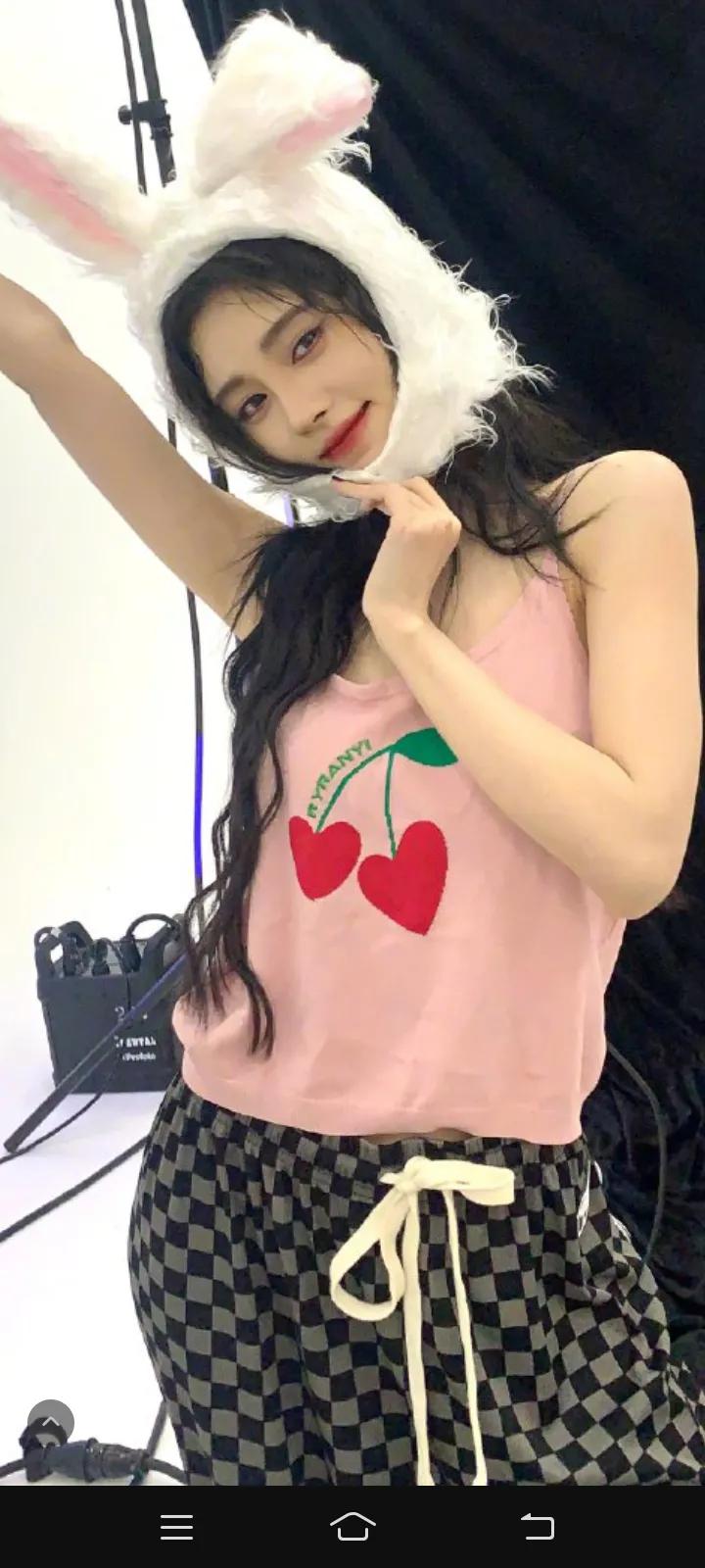 鞠婧祎美图4