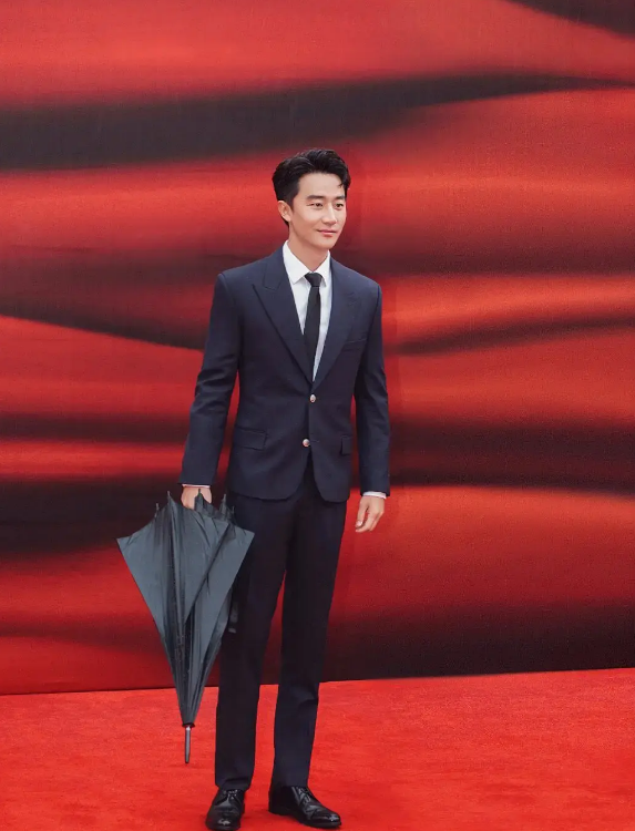 演员黄轩演过的电视剧和电影(演员黄轩) 第5张