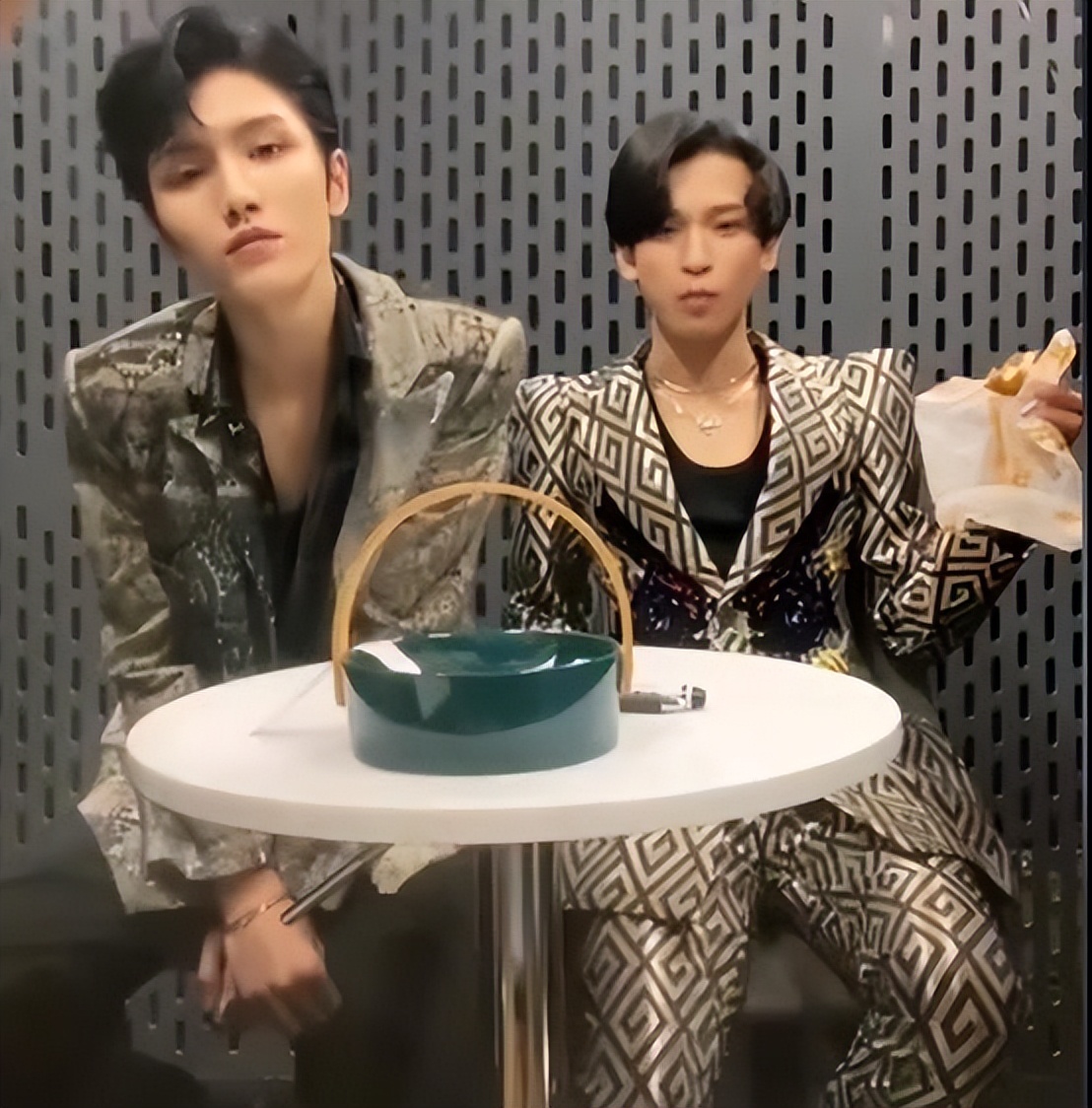 “大起大落”灵超：曾在机场跟路人冲突，后遭好朋友出卖