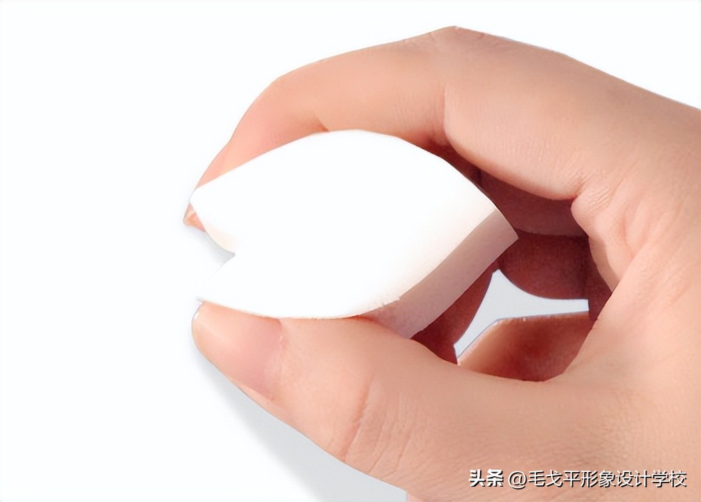 美妆蛋是不是(shi)用一次洗一次（美妆(zhuang)蛋的正确使用方法）-第8张图片-悠嘻资讯(xun)网