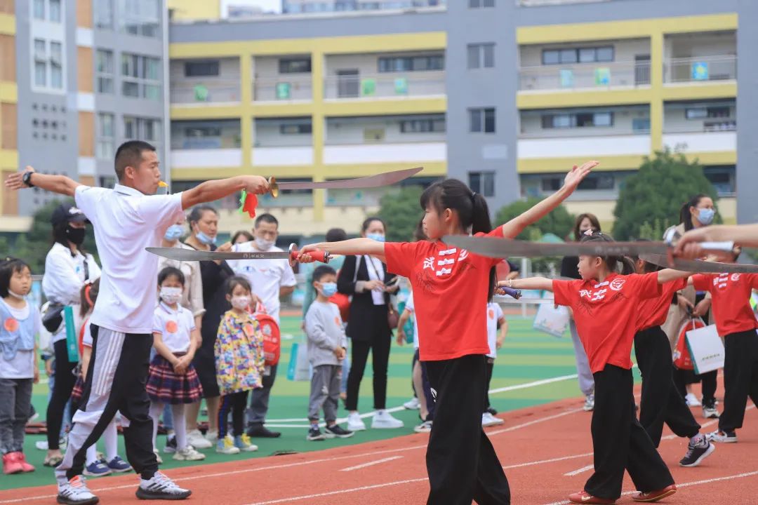 “我和南小零距离”一一记2022春南湖小学幼小衔接主题活动