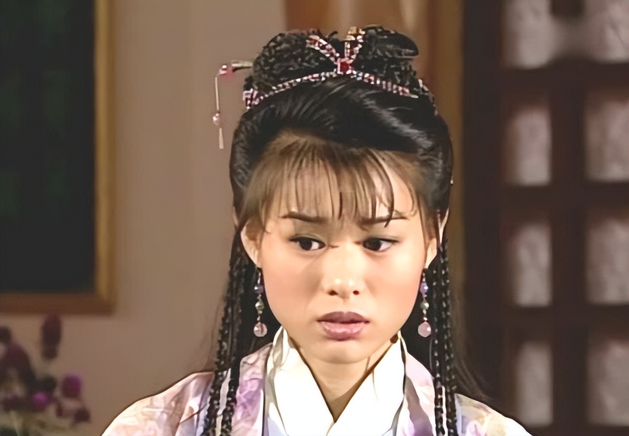 闫妮的“大妈味”、赵丽颖的“土气”，这8位女星，如今判若两人