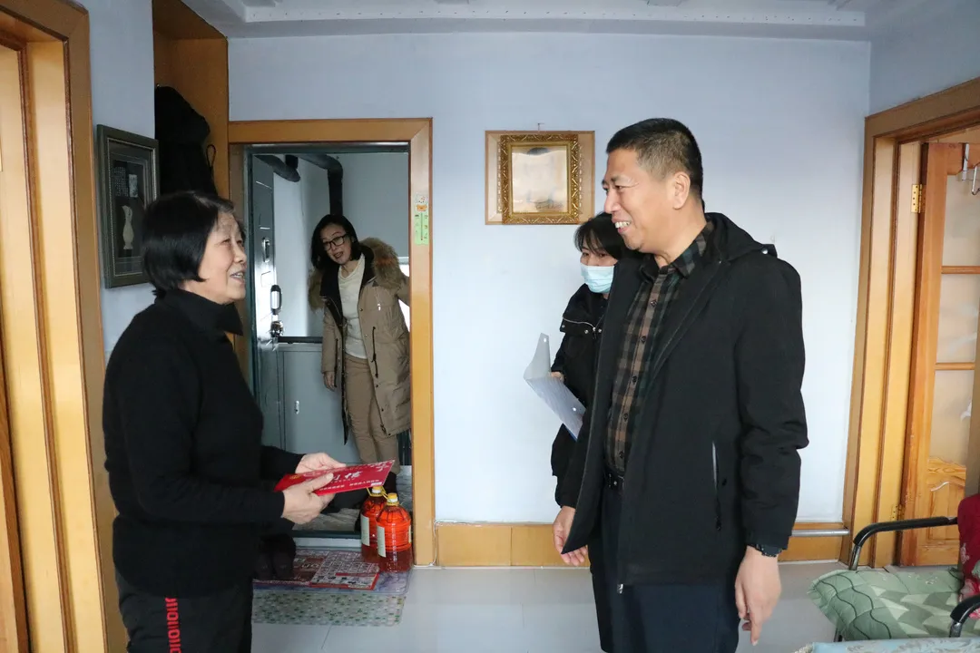 辉南县人民法院党组书记、院长崔新江开展走访慰问活动