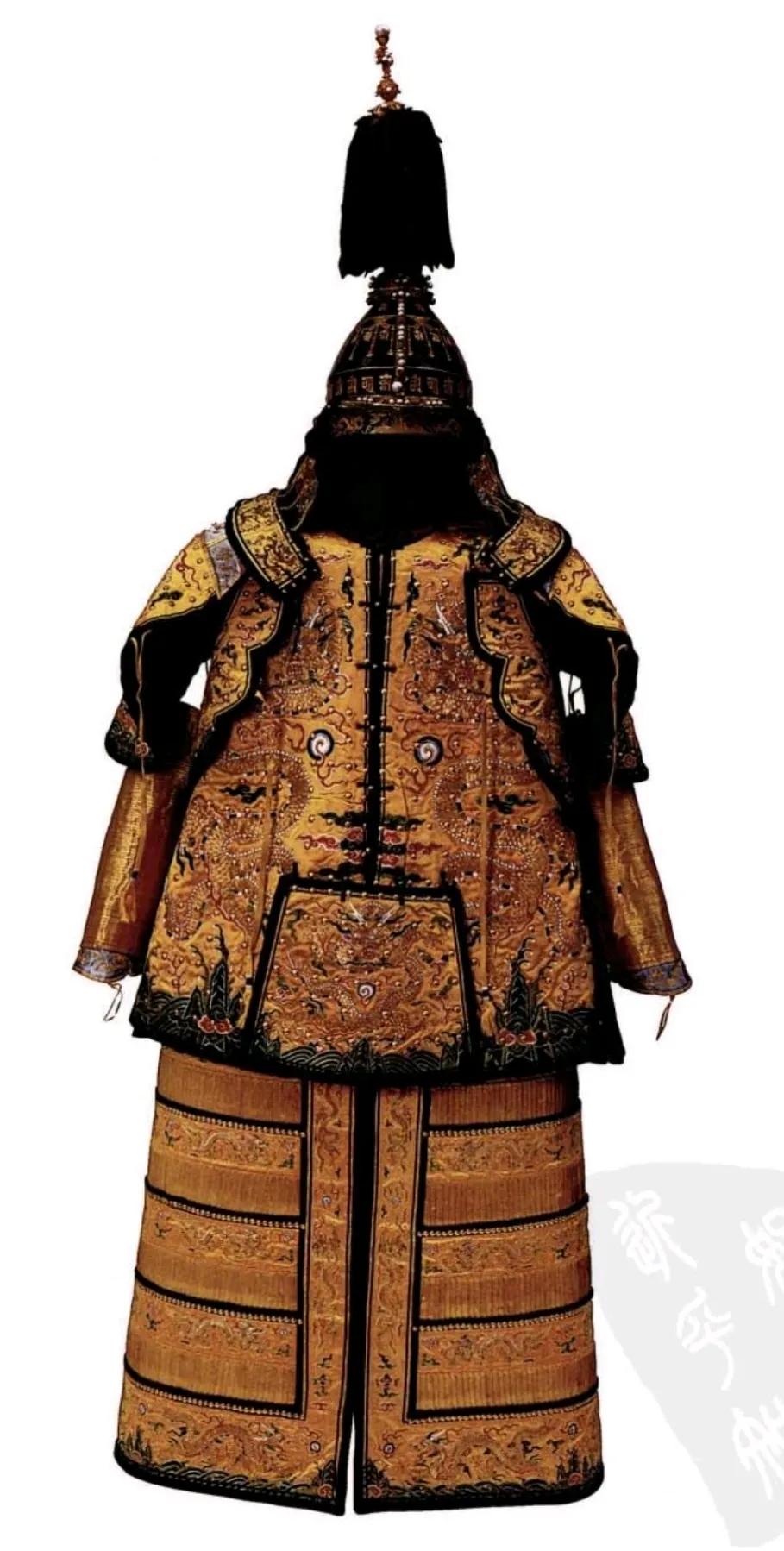 祖仁皇帝检阅八旗军队时所穿的盔甲.