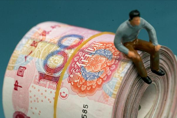 工龄25年，缴纳养老保险10.2万，利息收入出乎意料，怎么算的？