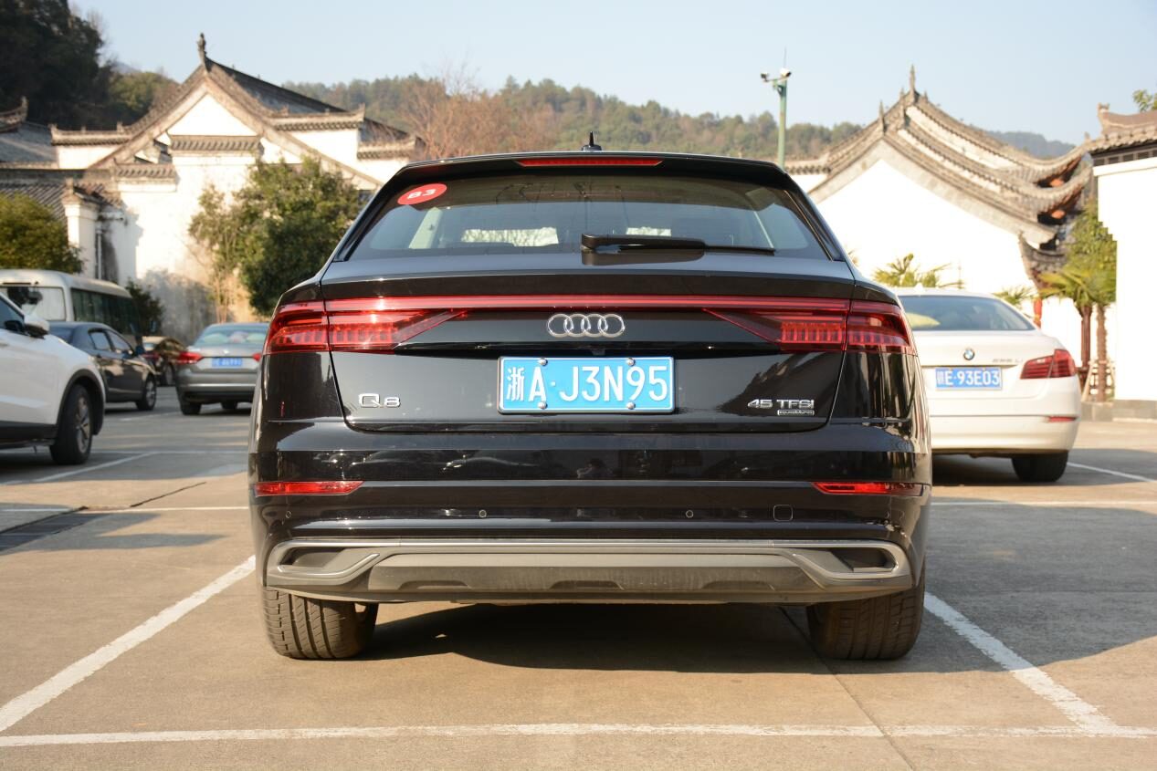0t的奥迪q8,开起来竟然是这样顺?