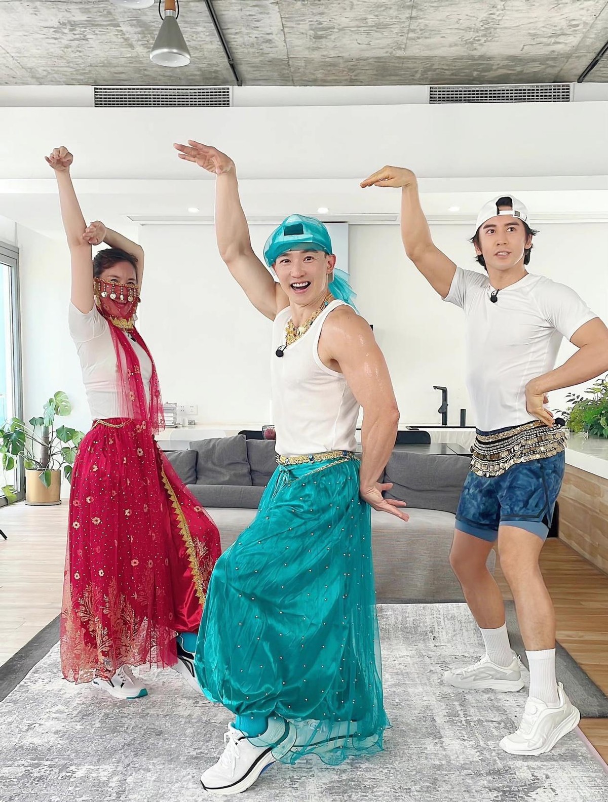 最钟情于直播（钟丽缇钟情于健身直播！她老公却到竞争对手直播间助力？）