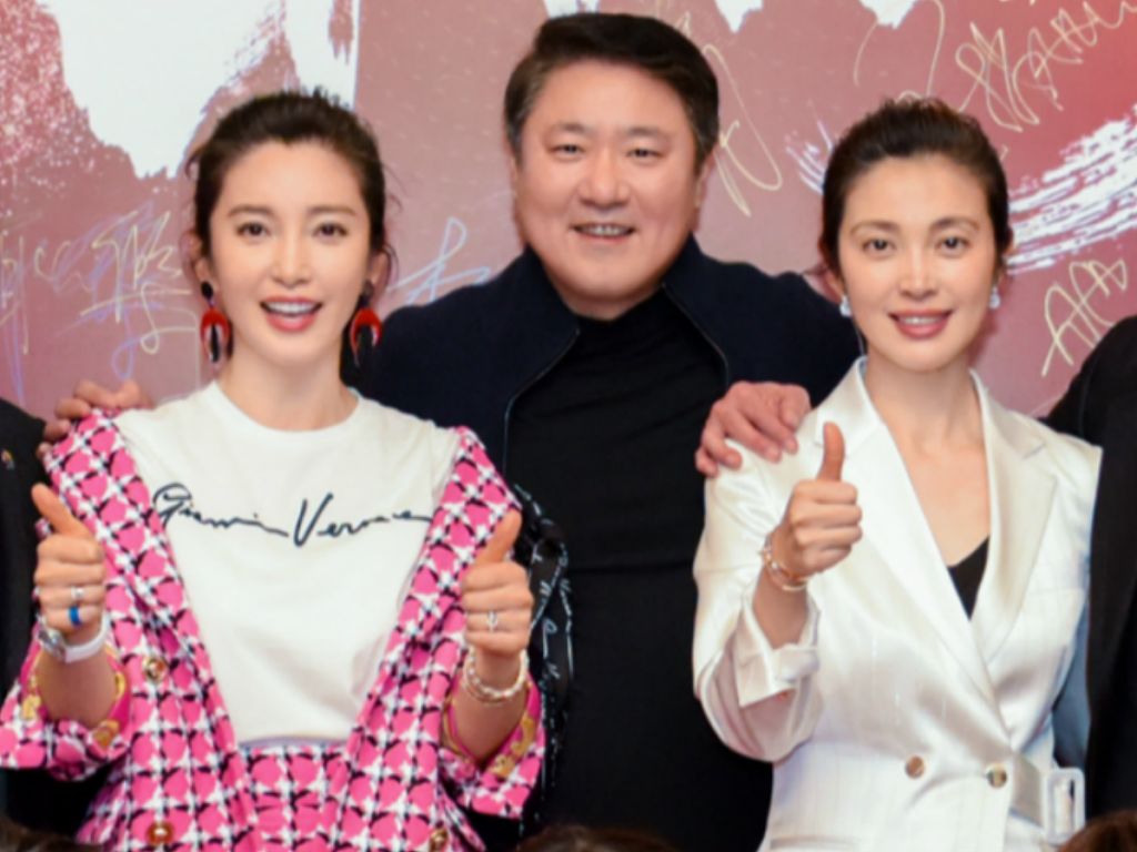 《生化危机5》《变形金刚4》演到后来的《巨齿鲨》《虎影侠》,李冰冰