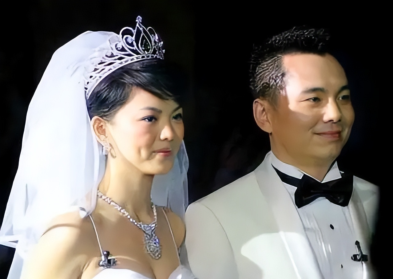 离婚1年后回头再看李湘和王岳伦二人境遇夫妻差距一目了然