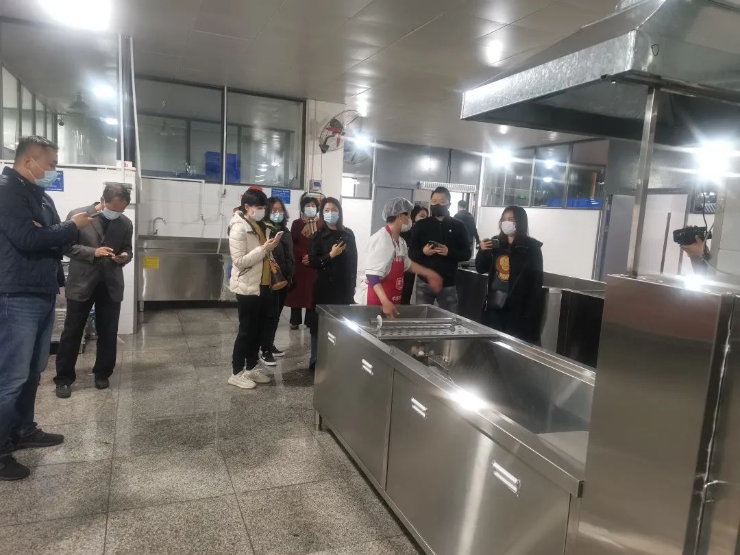 爆料！天津两所小学公布4种就餐方式！6所学校最新举措来了