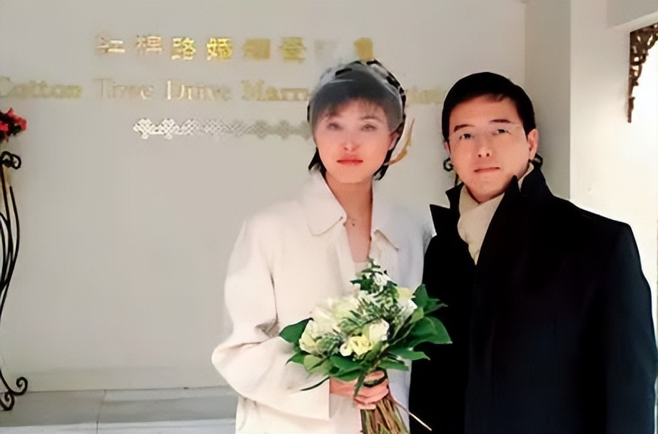 张延:嫁大5岁香港丈夫张锦程,婚后生一女,如今生活怎么样了?