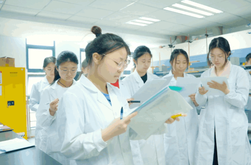 来金陵城，观长江波澜，枕九乡水脉，与南京财经大学共奋进