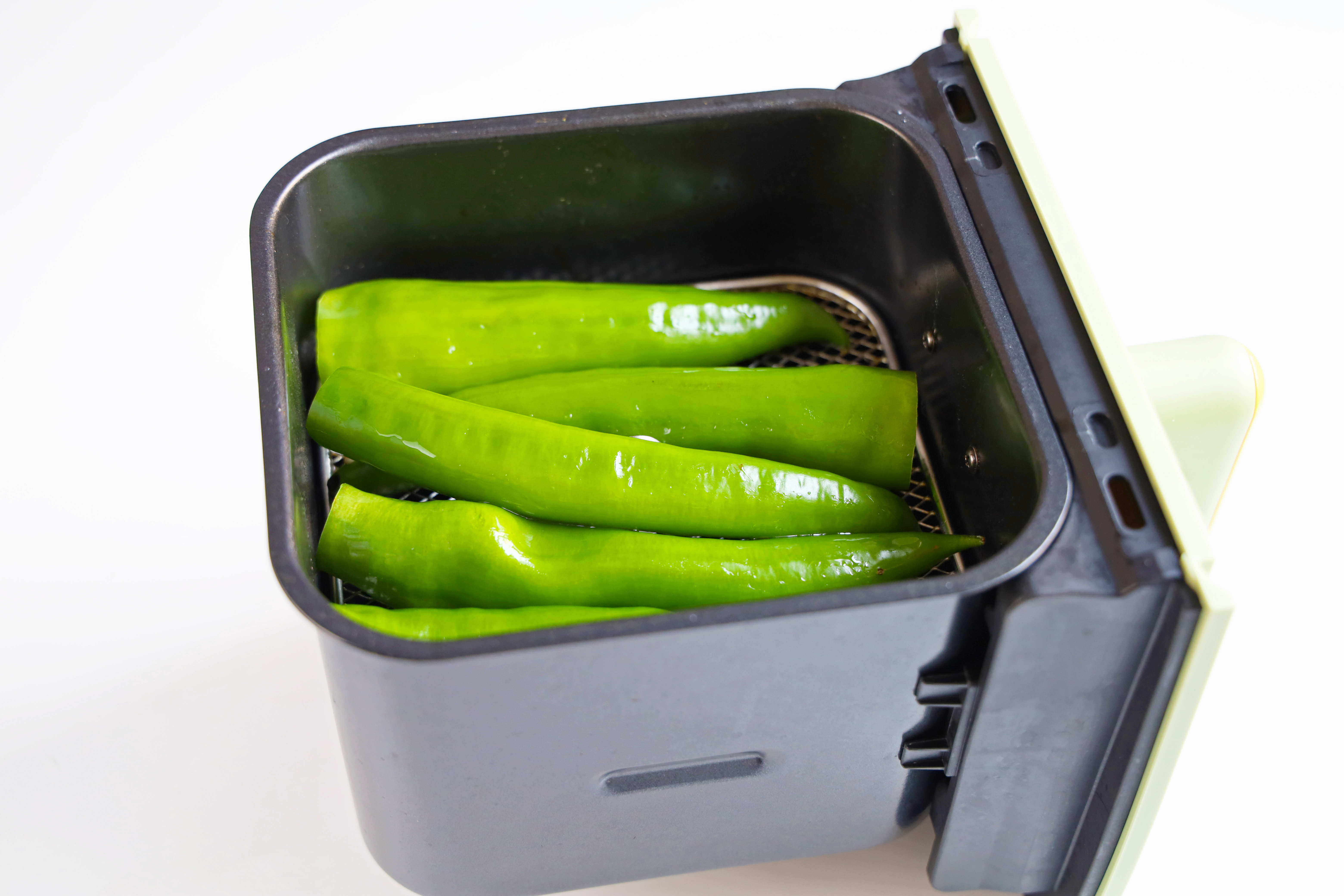 懒人快手菜，用空气炸锅做虎皮青椒原来如此简单