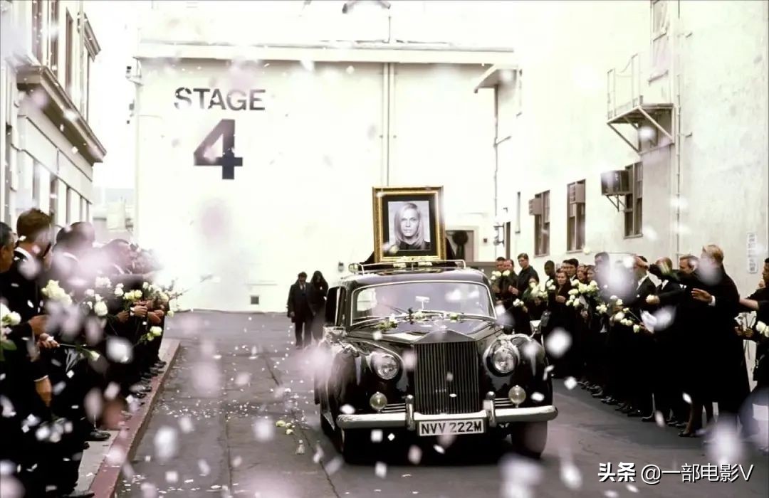 受人追捧的女明星，竟然只是个骗局《西蒙妮》