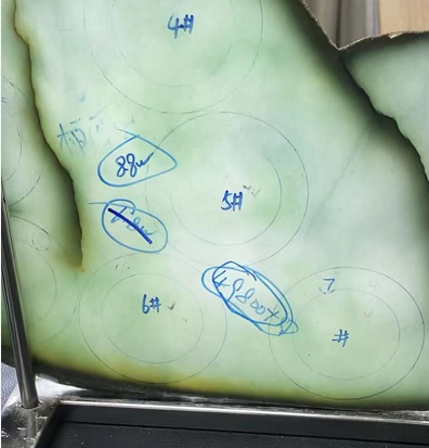 毛坯手镯能造假吗(毛坯看着50万，手镯到手只值两万？当心直播间翡翠定制套路)