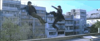 这7位明星，都因拍戏受重伤，留下“后遗症”，一个比一个严重