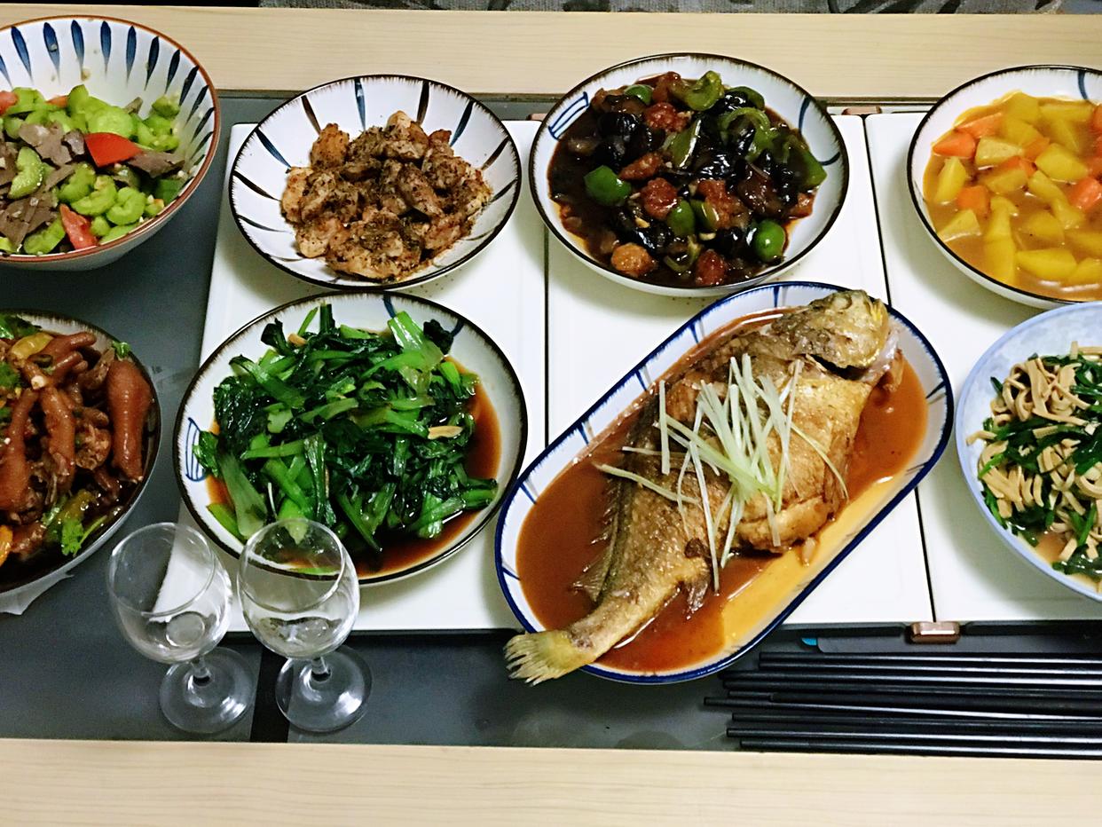 朋友家庭聚餐菜谱 有鱼有肉有菜 营养很全 一桌还不到100元-起舞食谱网