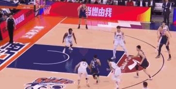 大逆转！广东男篮终结上海5连胜，布莱德索17+3+7，胡明轩20分