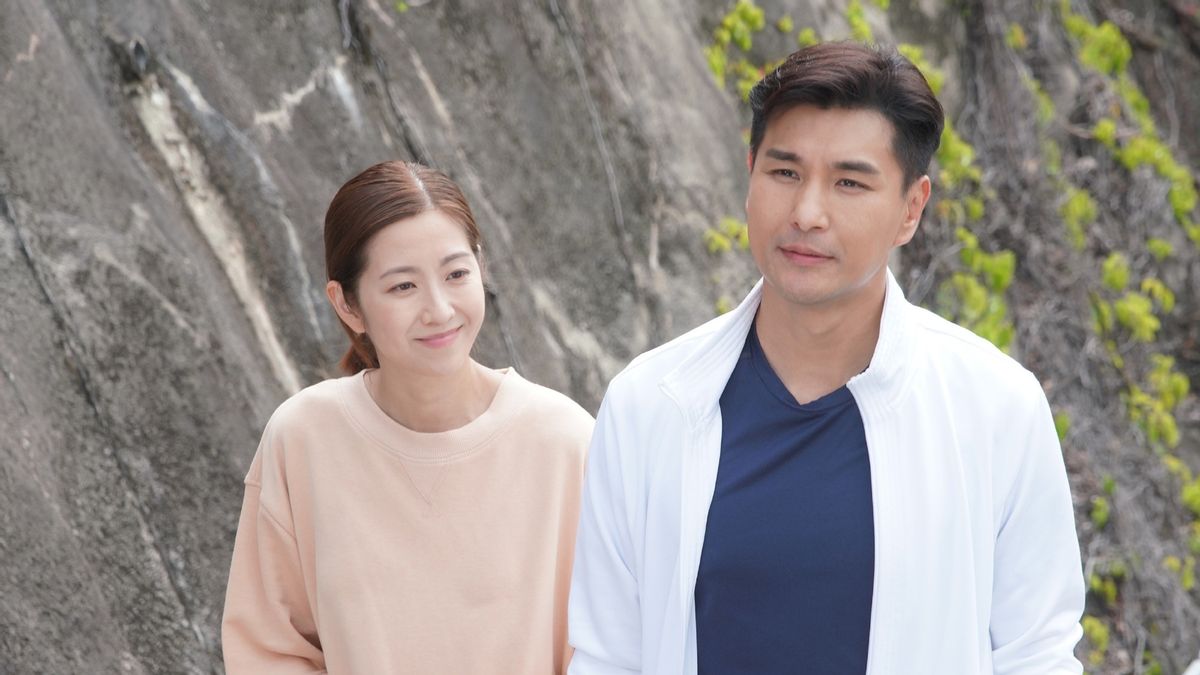 港剧《回归光影颂》热播，姜大卫郭晋安主演，陈展鹏本色出演