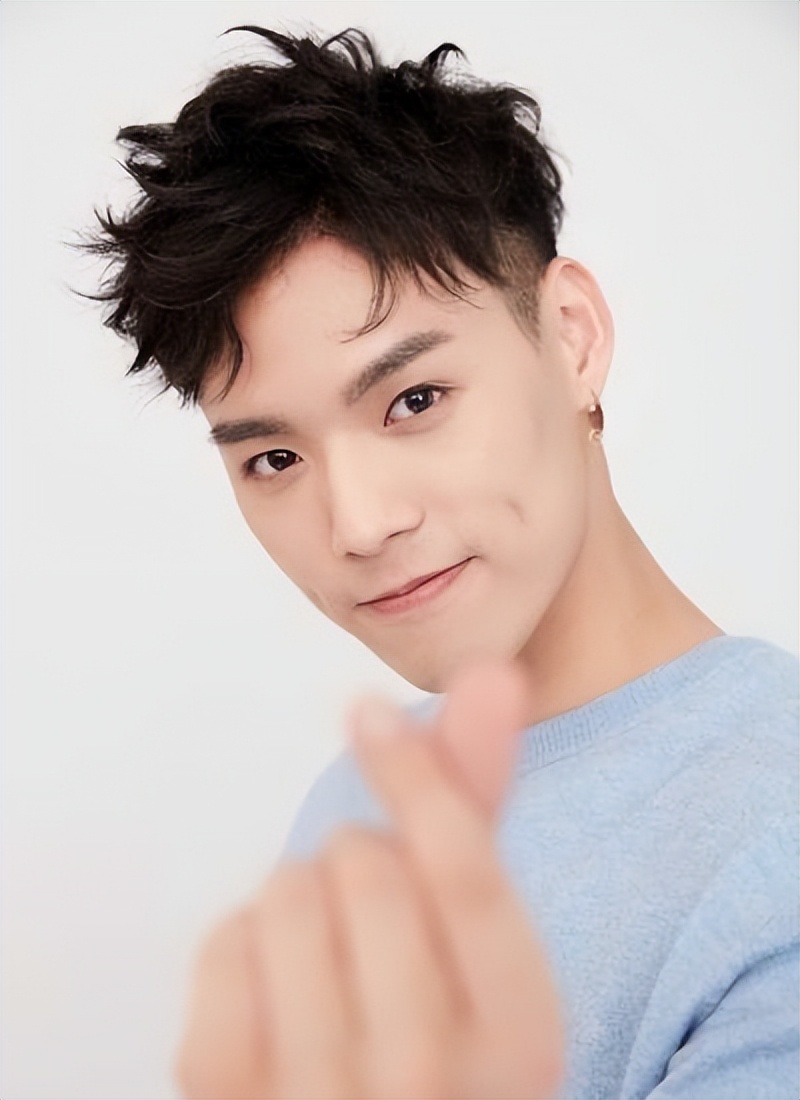 星二代泛滥、关系户扎堆、富二代遍地，娱乐圈已成为“世袭制”?