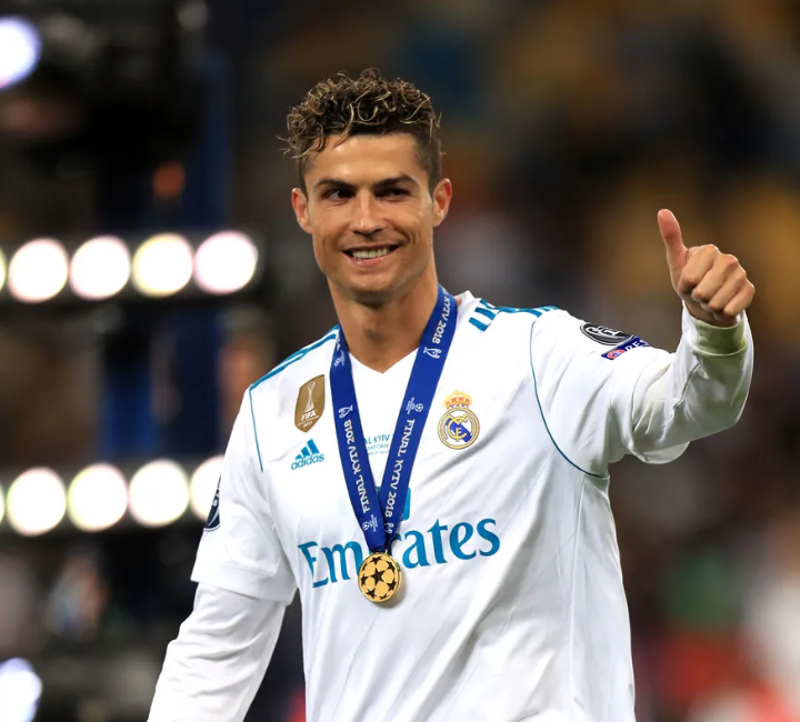 360欧联杯直播(盘点足坛颜值最高的5位球员:皮克完美契合"高富帅",c罗