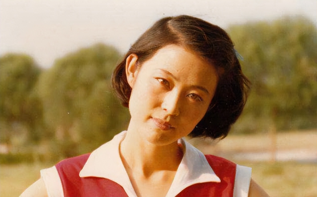 1979年,20岁的倪萍凭借着出色的成绩考进了山东艺术学院