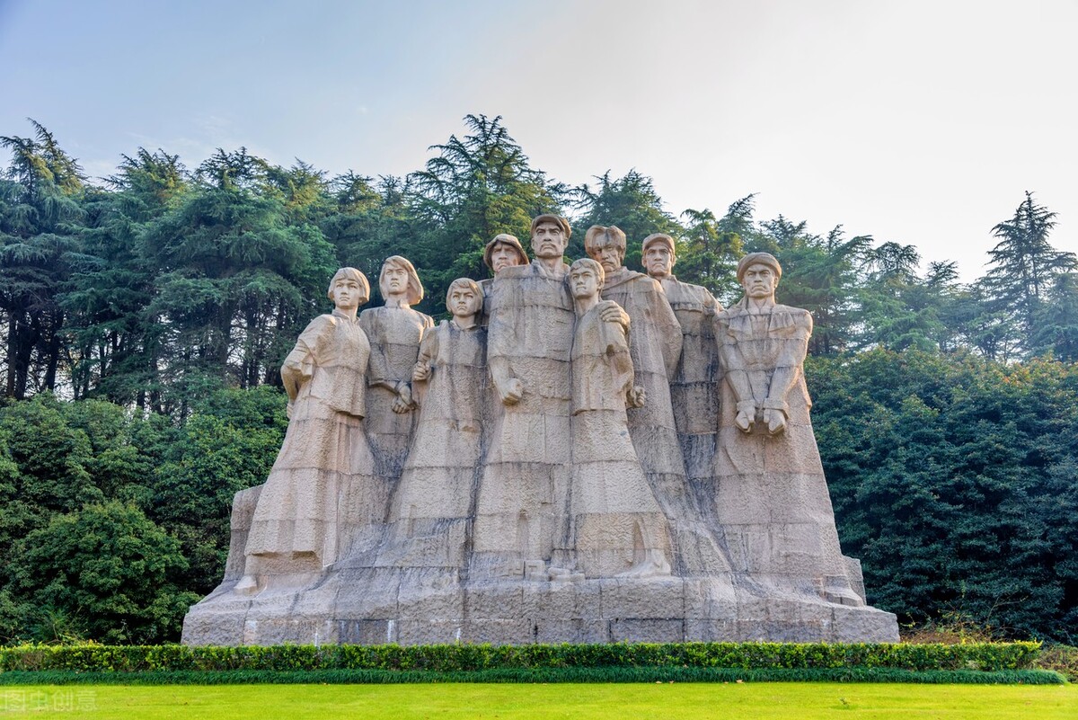 雨花台烈士雕像栖霞区因辖区内的栖霞山而得名.
