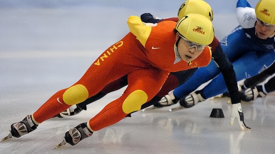 老汉背手轻松拿冠军,公开顶撞教练,大魔王王濛的人生有多精彩?