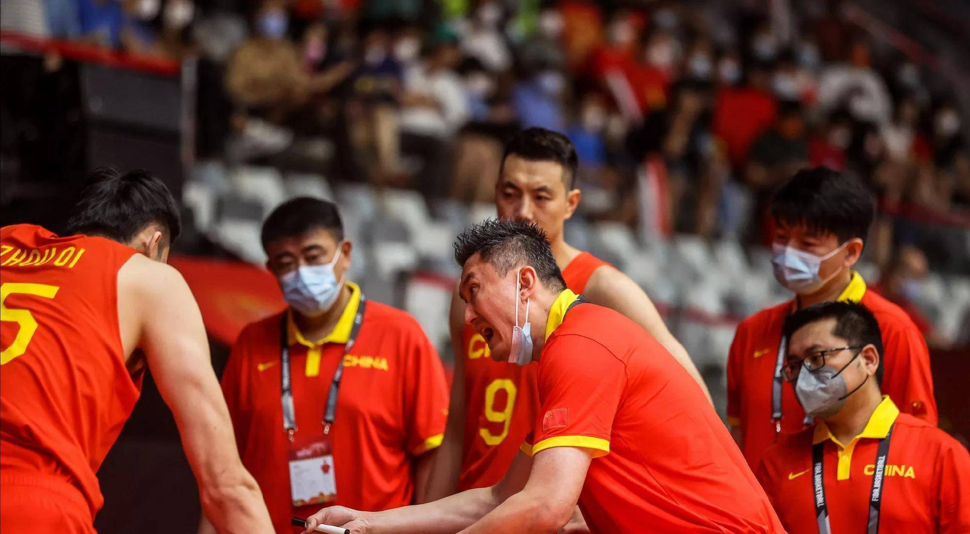 郭艾倫為什么沒有參加cba（郭艾倫無緣國家隊另有隱情，杜鋒仁至義盡，中國男籃抵達伊朗）