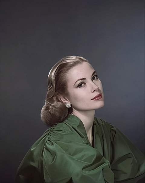 她是好莱坞的神话 | 欧洲最古老宫殿的王妃，格蕾丝传奇的一生