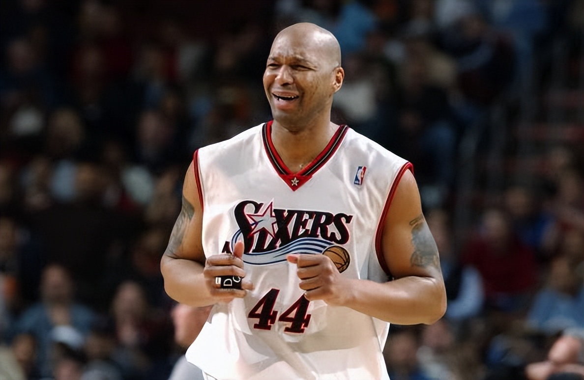 美媒评选90年代最强的十位大前锋:邓肯仅排第五)