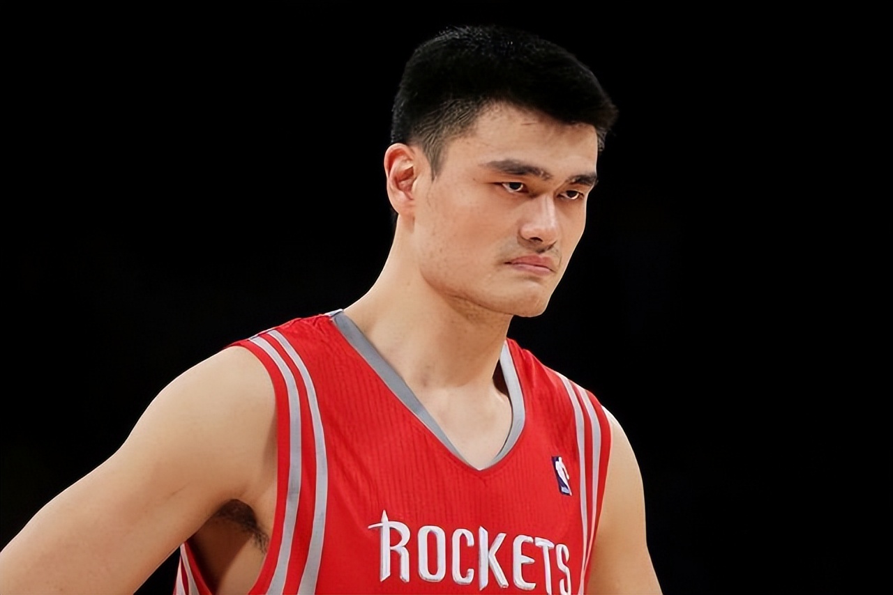 为什么中国人要进nba（为什么现在中国这些球员进不了NBA，易建联真打不过姚明王治郅吗）