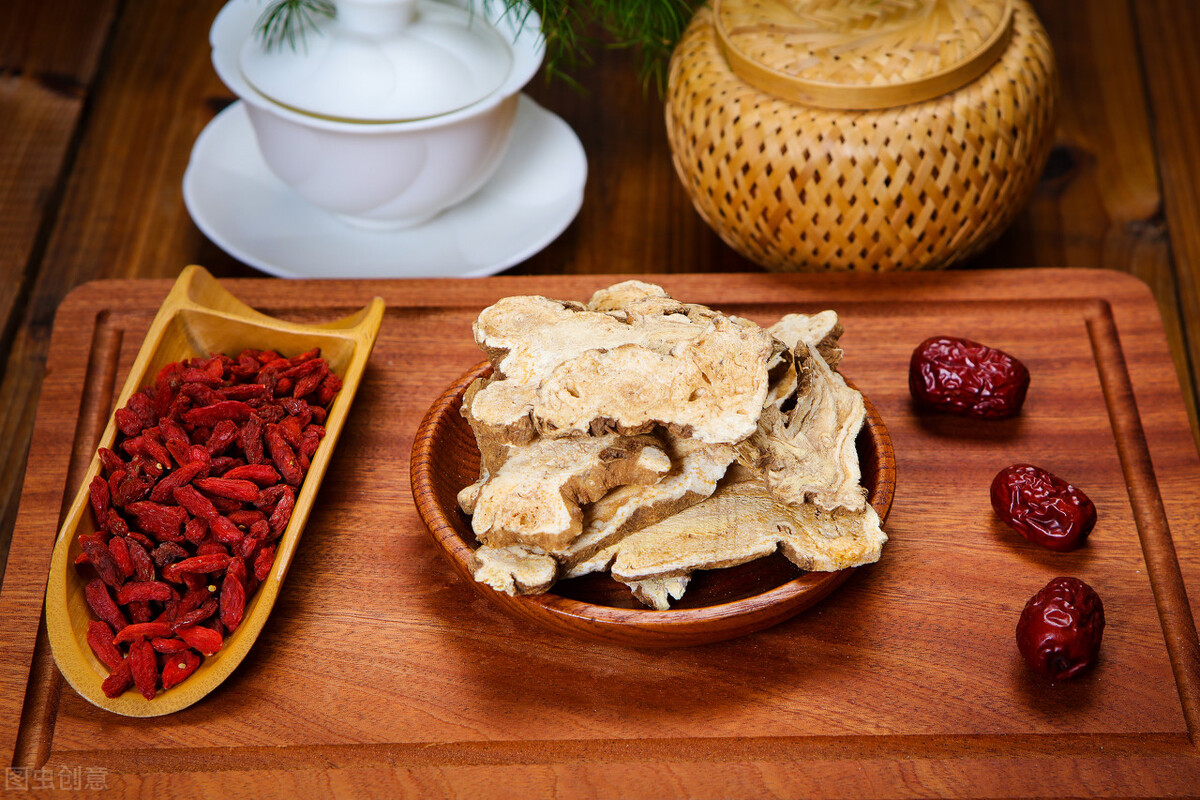 白术的功效与作用 黄芪白术泡水喝的功效-星星快文