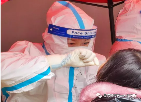 抗疫故事丨没有生而英勇,只有选择无畏