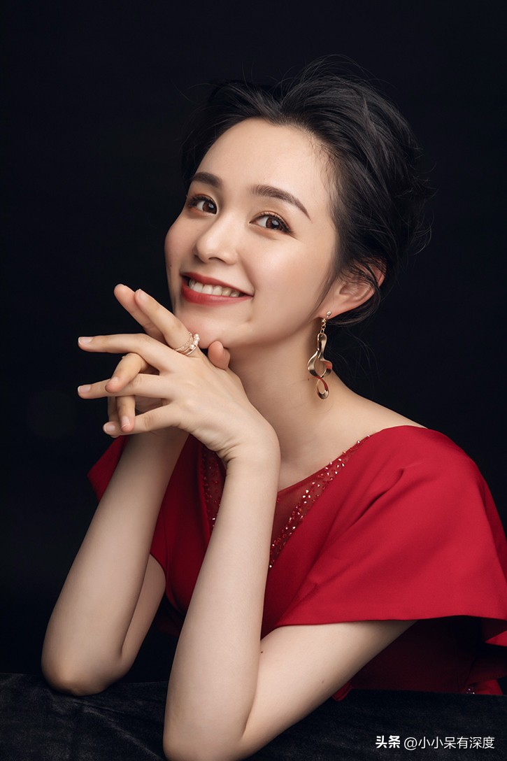 安徽卫视美女夏柏,网友:第一印象:甜美!她的婚恋却成谜